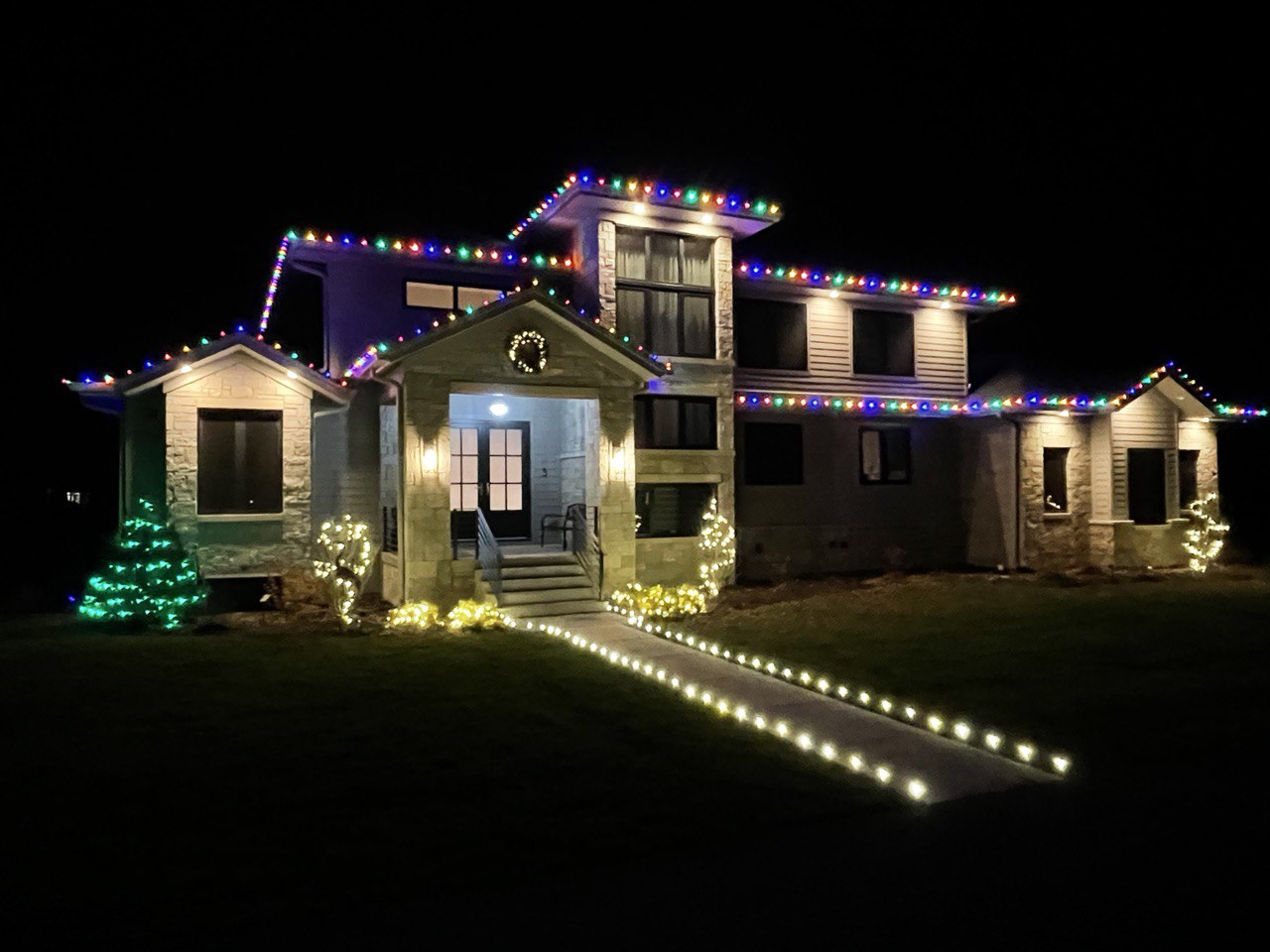 Residential Christmas Lights Installation Service 1